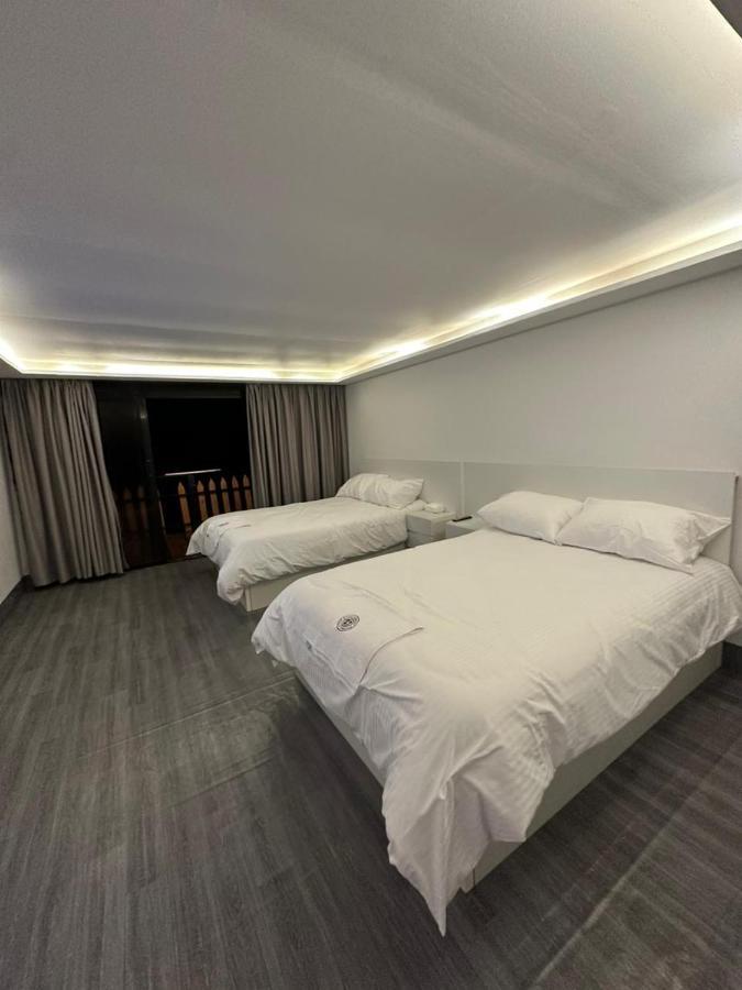 Evian Resort ‘Ajlūn Exteriör bild